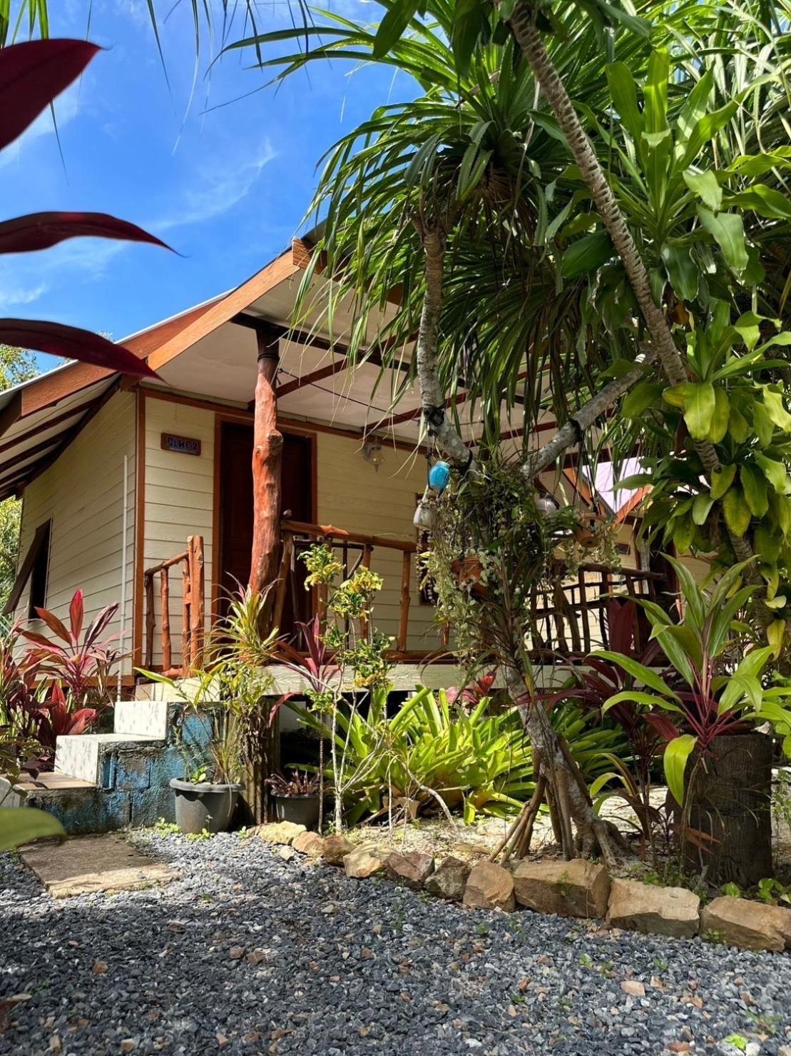 Blue Sky Bungalow Koh Jum Exterior photo